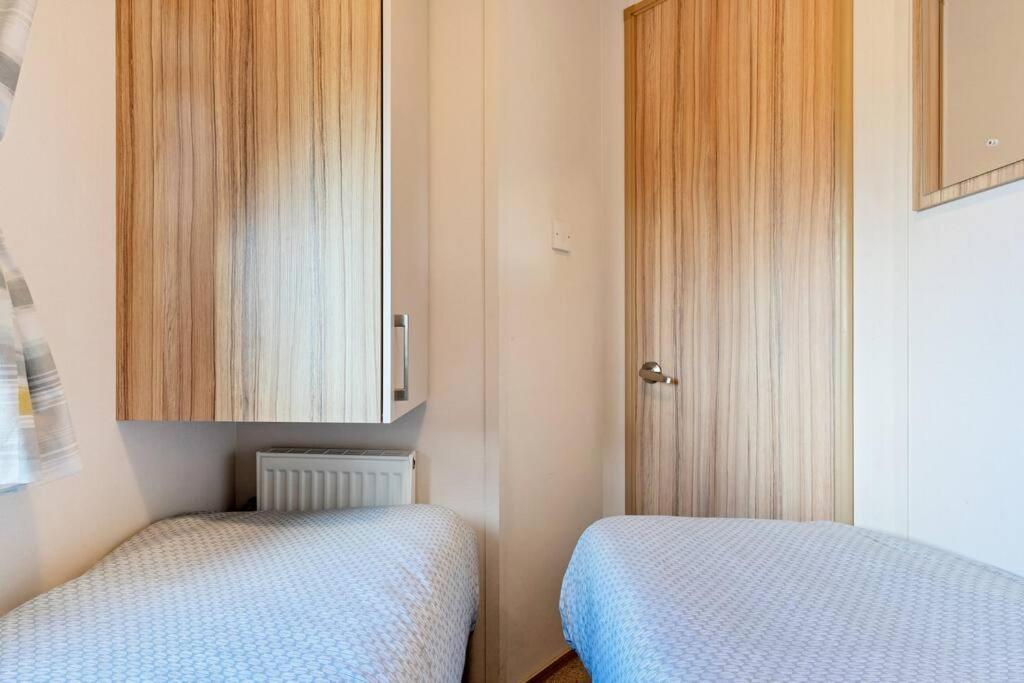 Tattershall Lakes: Sally'S Superior Stay Exterior photo