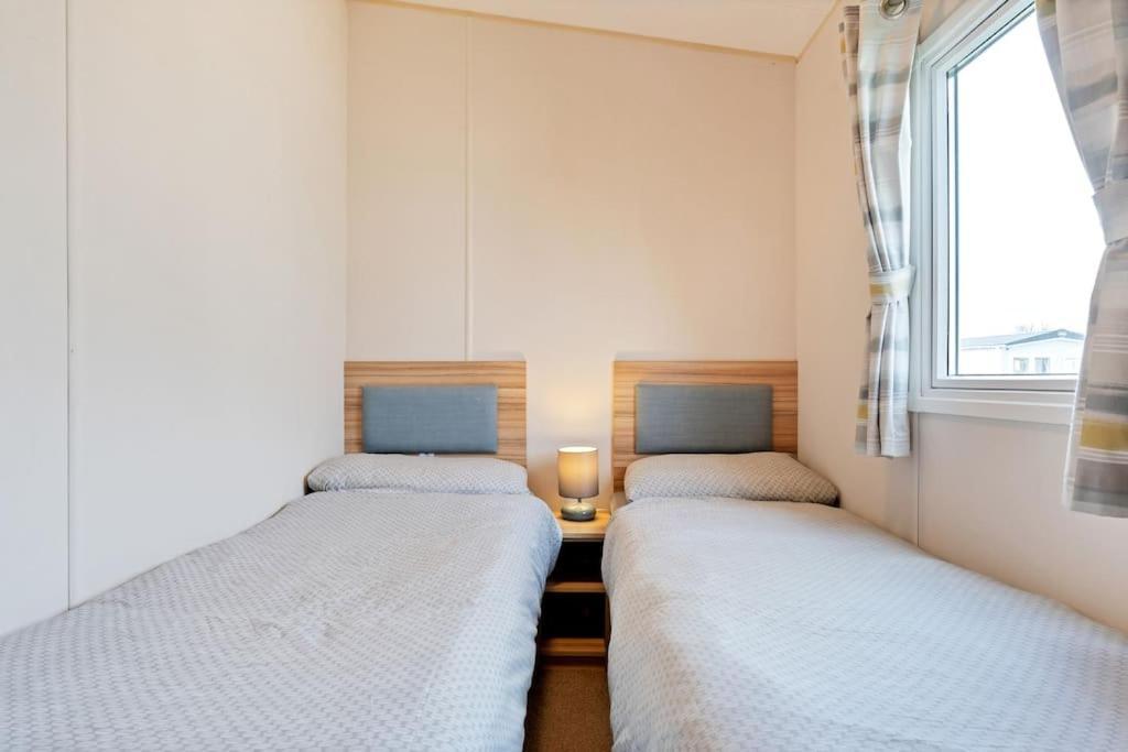 Tattershall Lakes: Sally'S Superior Stay Exterior photo